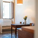 La Casa Della Guglia Gæstehus